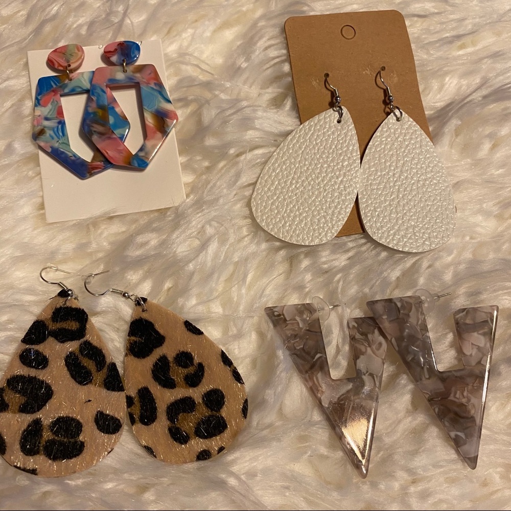 O - Lot of 4 pair of statement earrings new